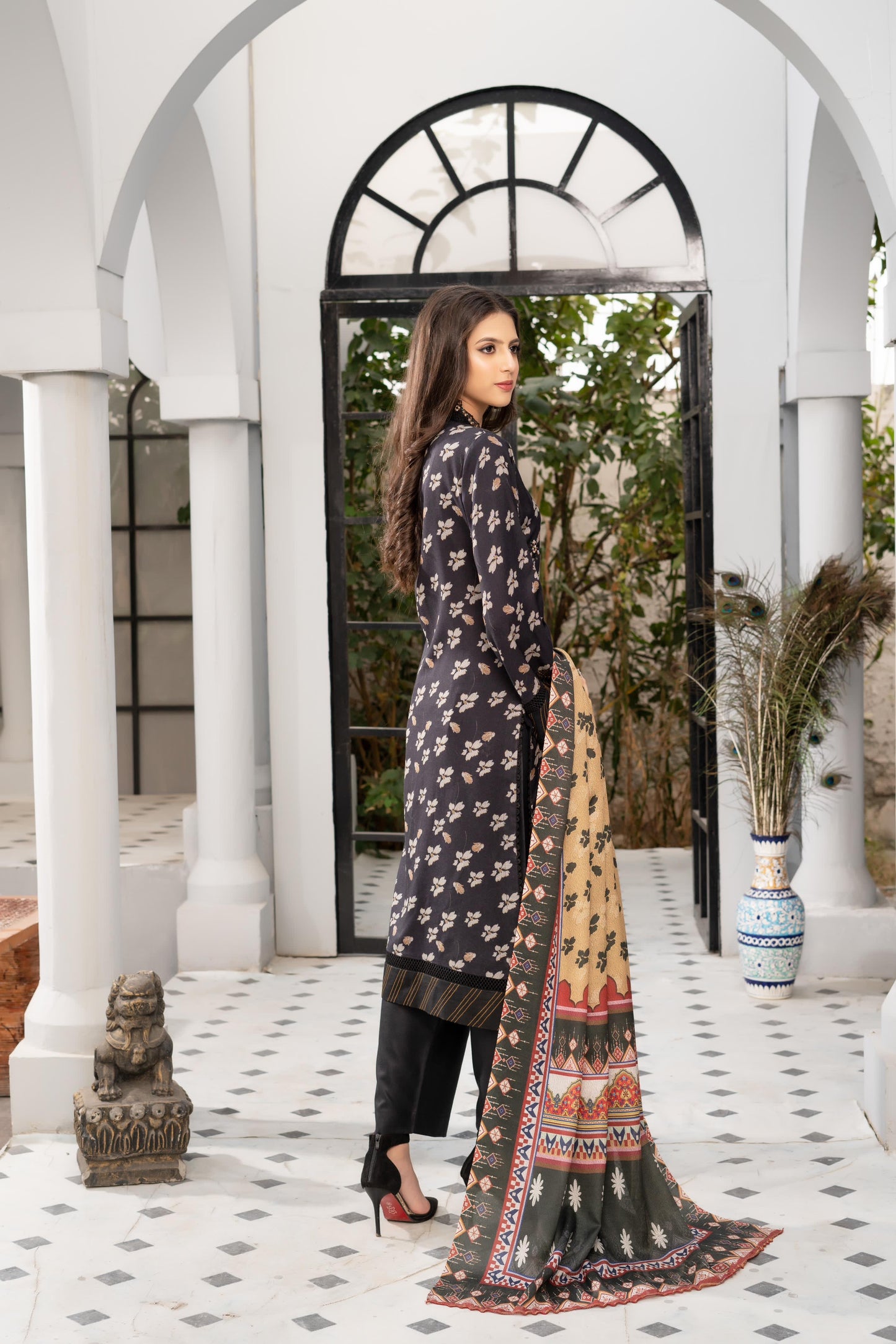 Munira Dhanak 3 piece_4083 M2