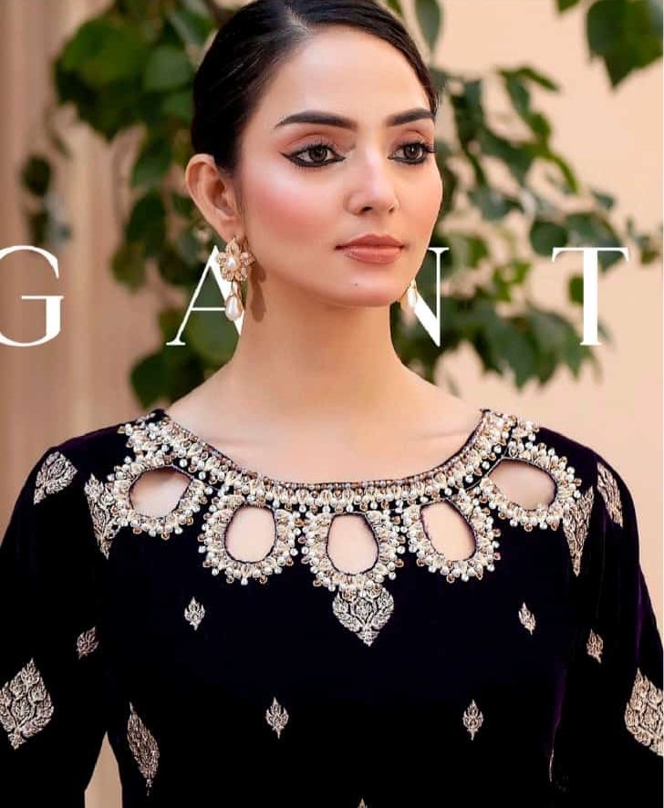 Brit 3 piece luxury velvet_5023 Pakistani ladies suit P1