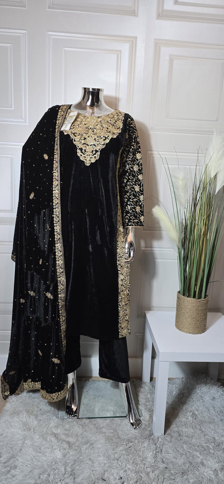 Brit Valvet 3 piece with Valvet shawl _4093 D2 black