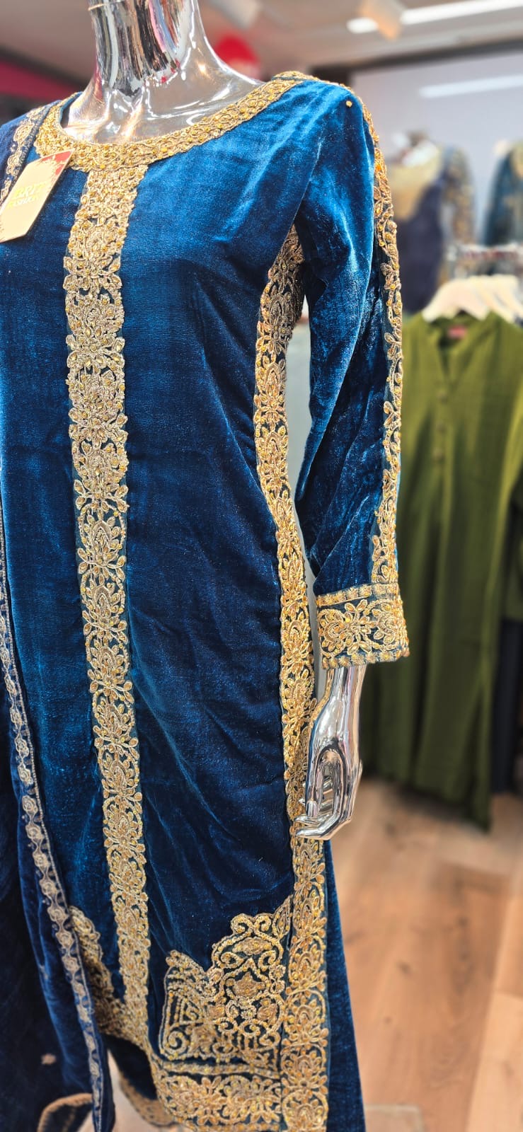 Brit 3 piece velvet_6020 Pakistani ladies suit teal B15