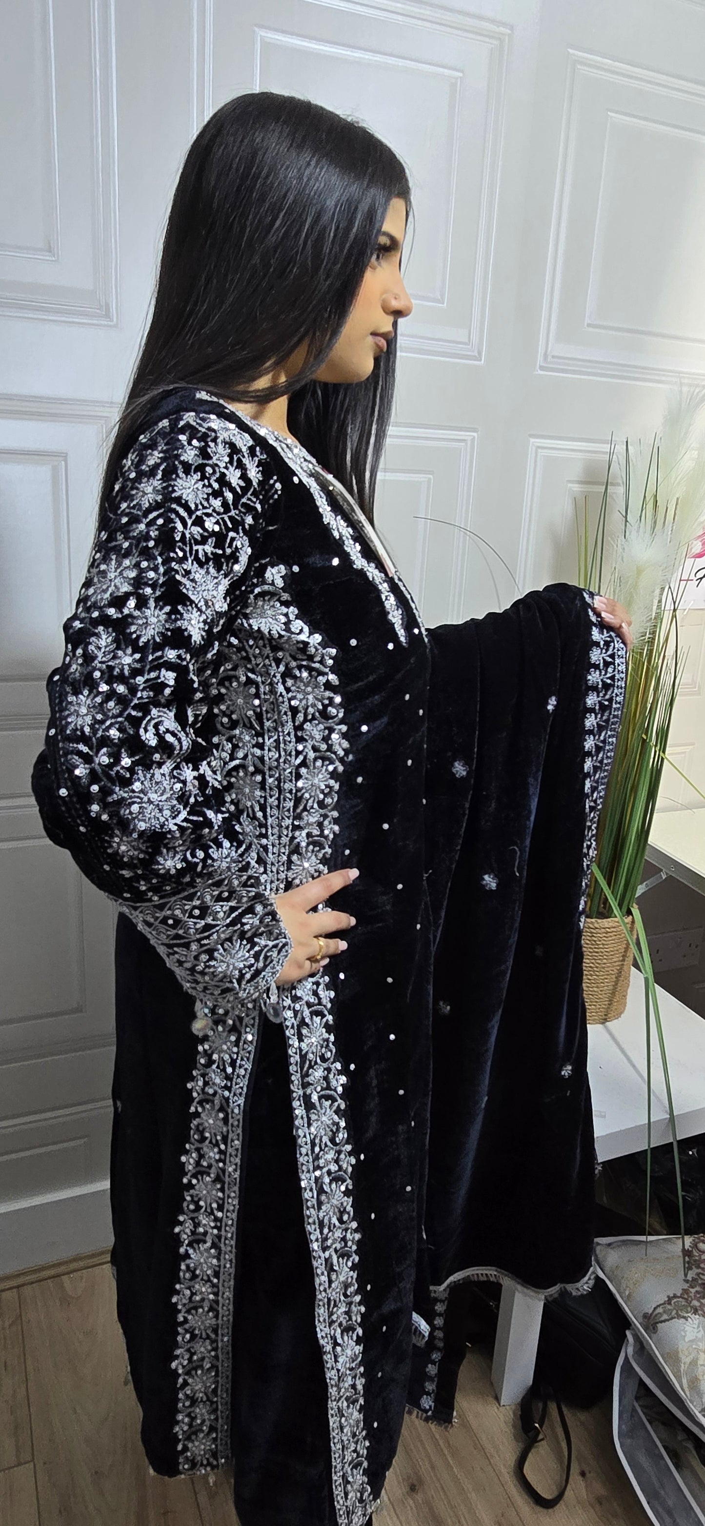 Brit 3 piece velvet_7027 ladies suit with shawl black B44