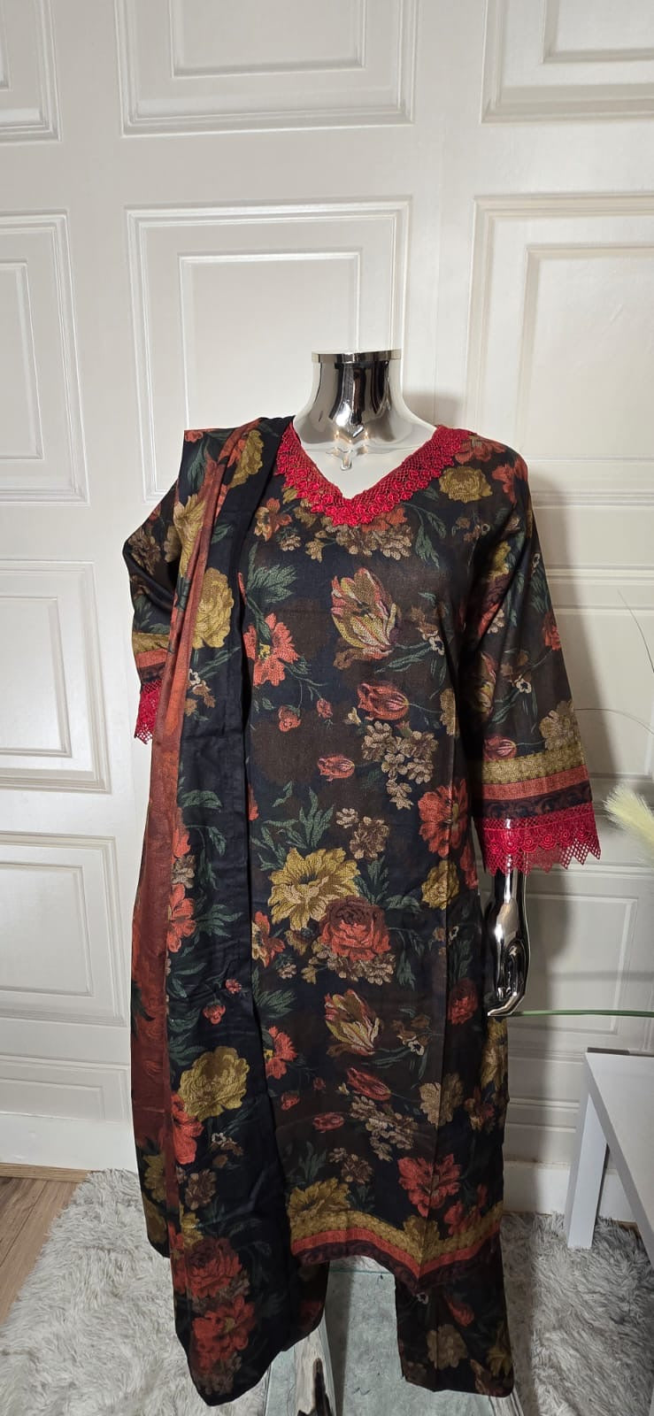 Brit Dhanak 3 piece_4035 Pakistani suits for ladies