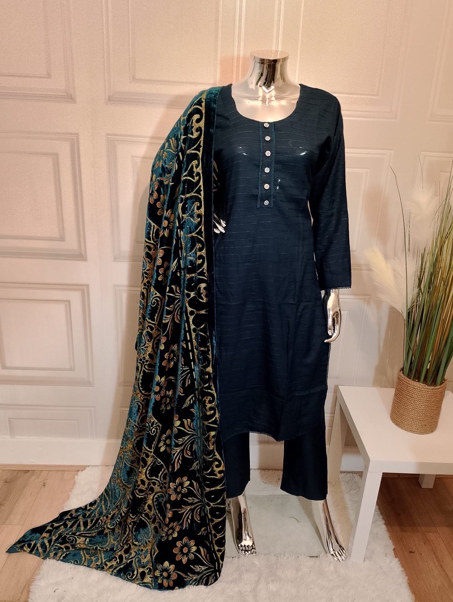 Brit 3 piece Dhanak_3044 B25