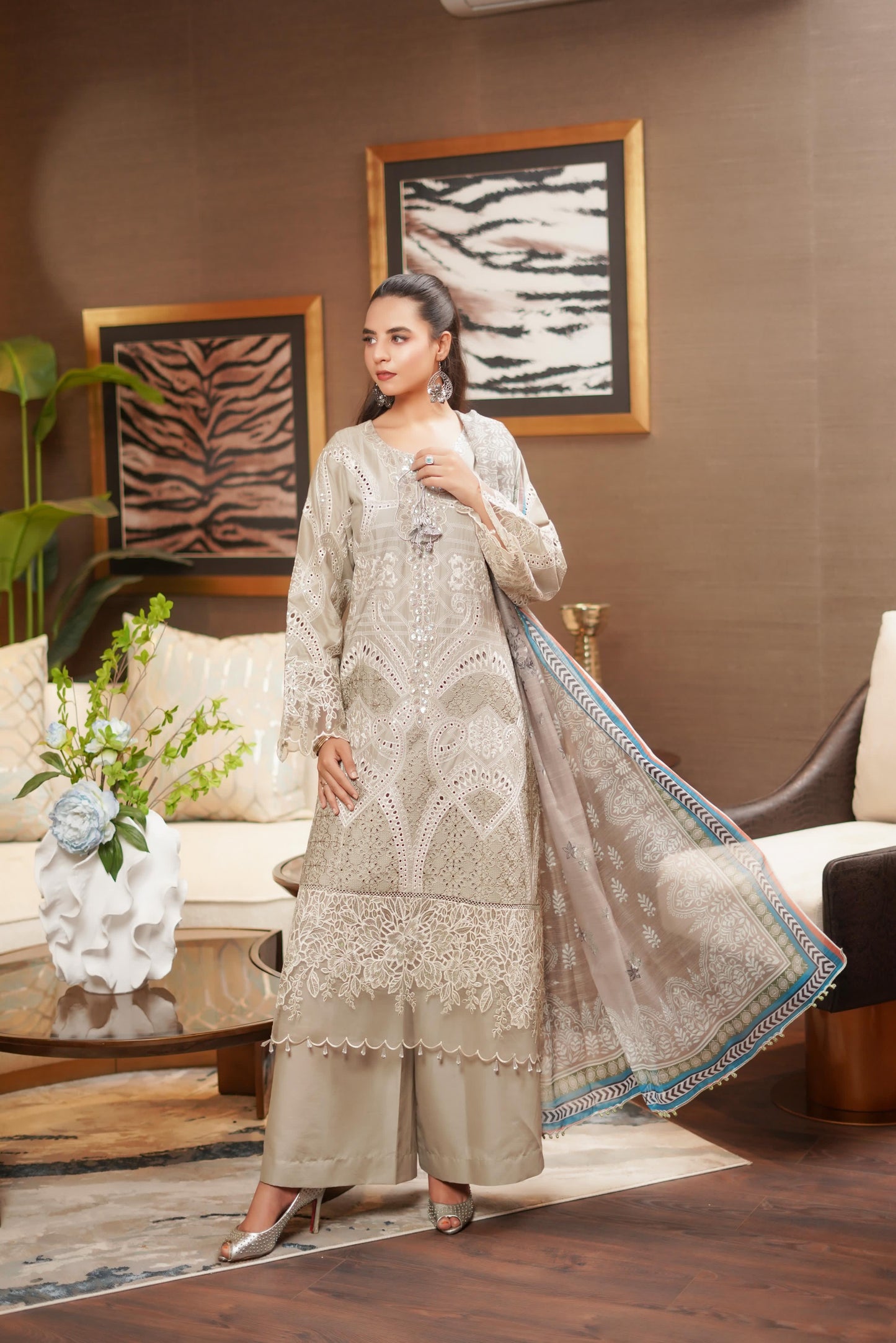 Munira 3 piece embroidered lawn_321 B216