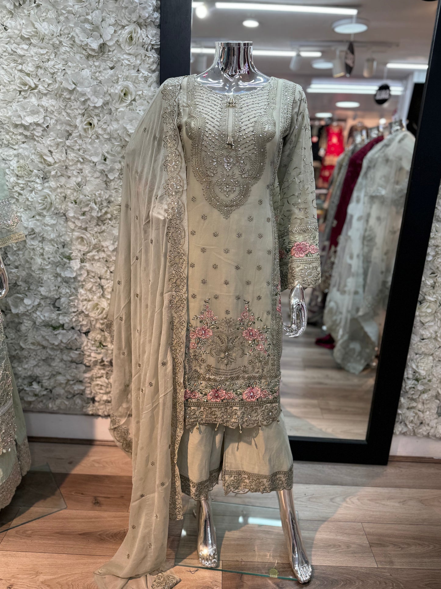 Brit 3 piece luxury chiffon_81042 Pakistani ladies suit B238
