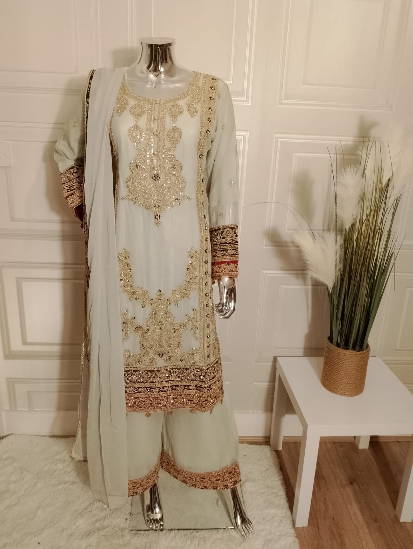 Brit 3 piece chiffon_3062 Z1