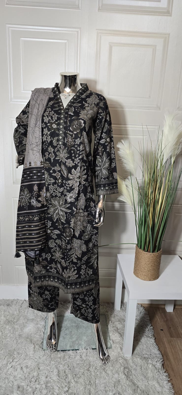 Brit Dhanak 3 piece_4037 Pakistani suits for ladies