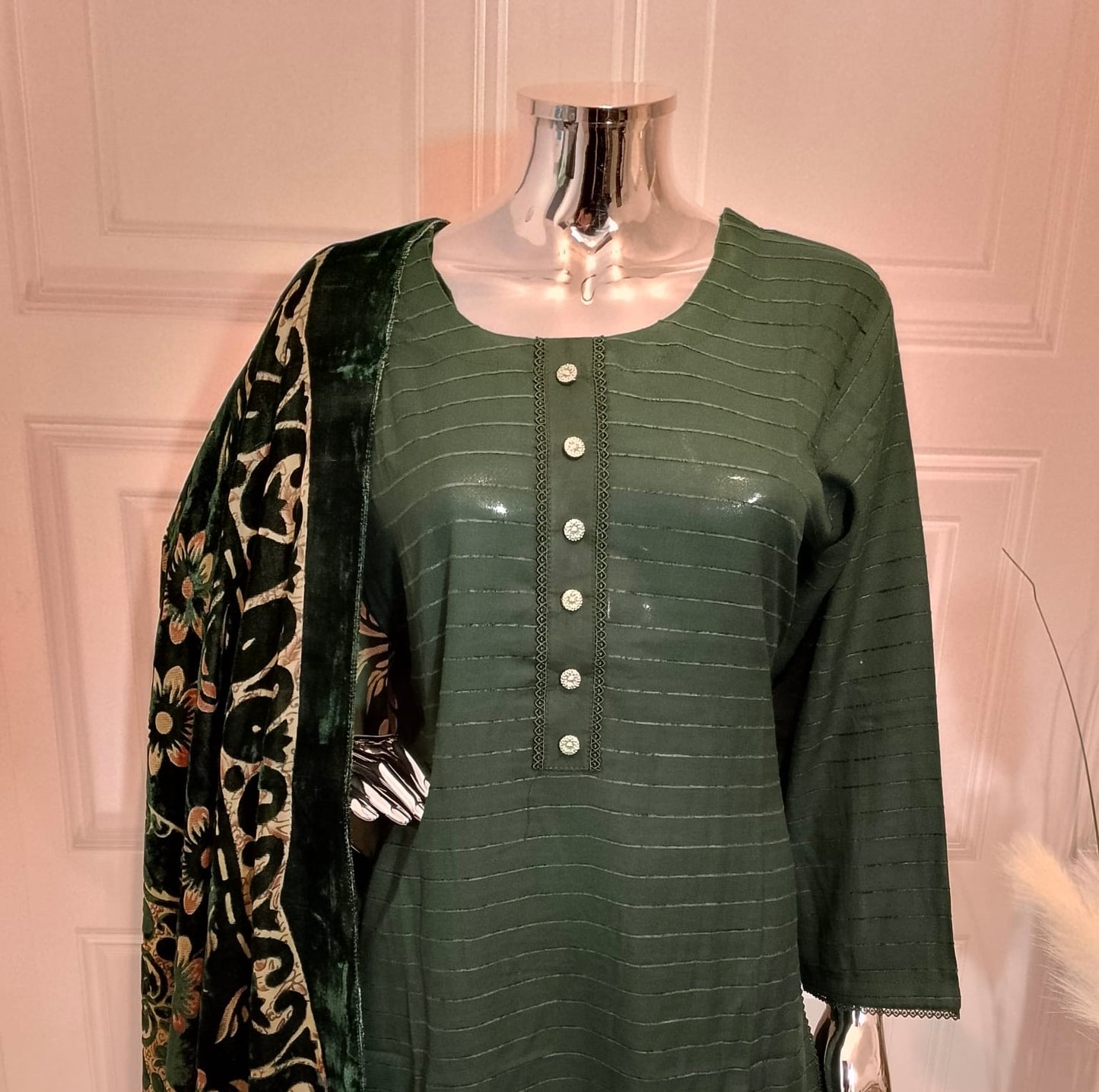 Brit 3 piece Dhanak_3043 B25