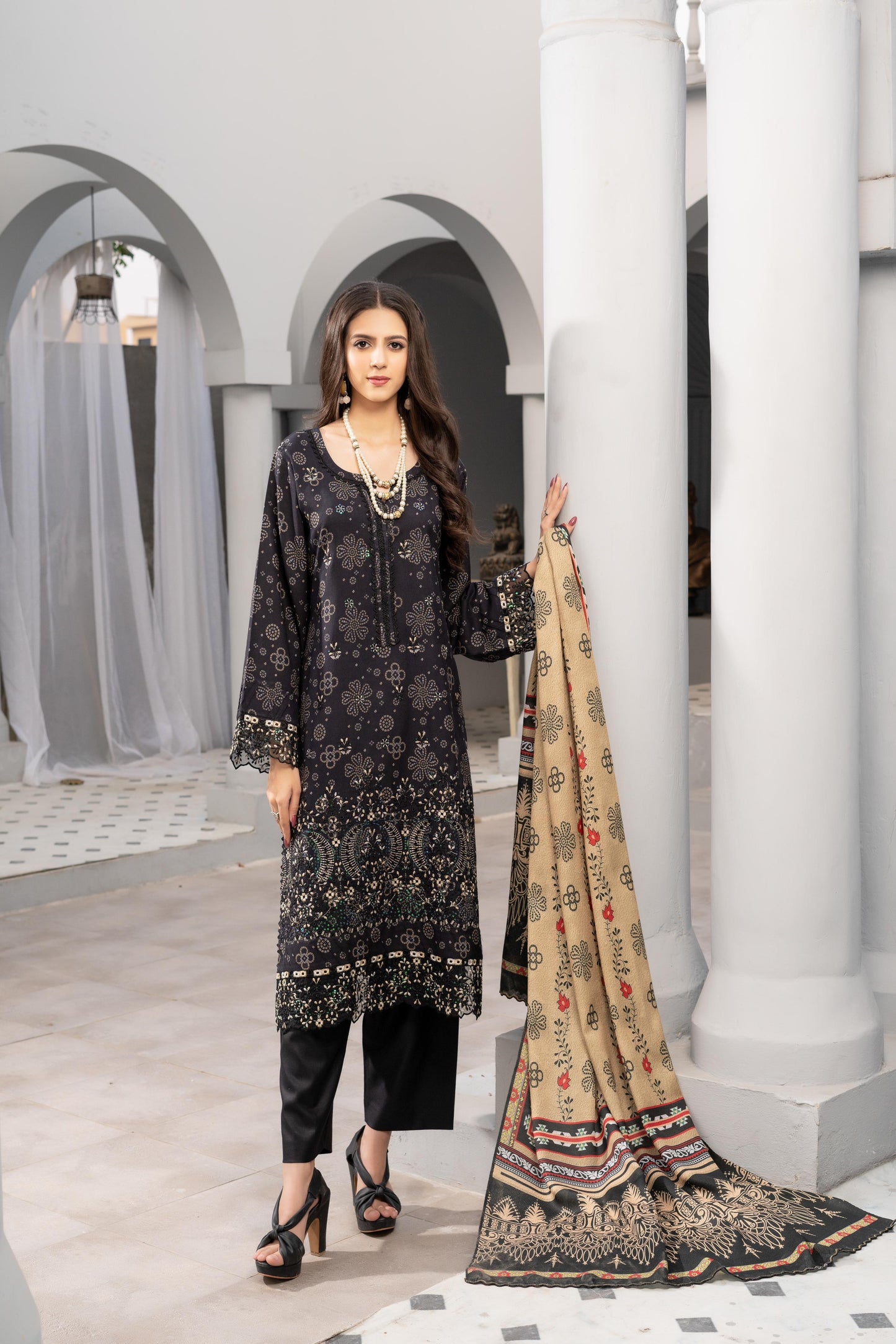 Munira Dhanak 3 piece_4082 M2