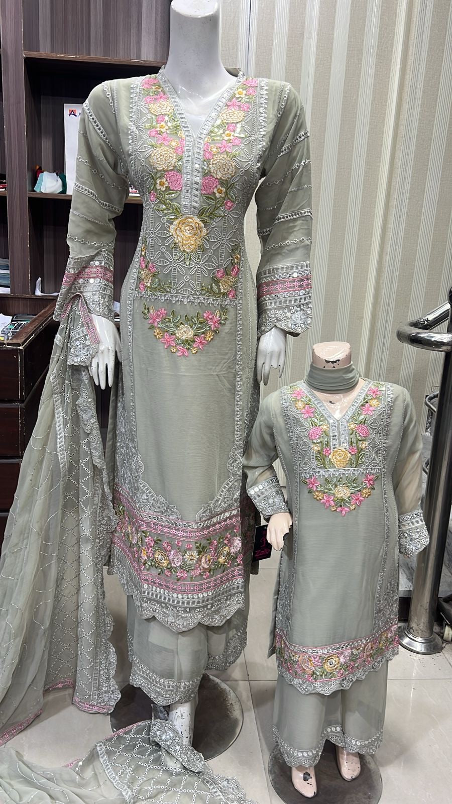 Brit Mother and Daughter 3 piece Chiffon_81044 B179