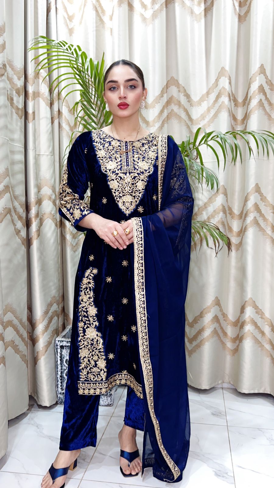 Brit 3 piece velvet_7057 ladies suit navy B49