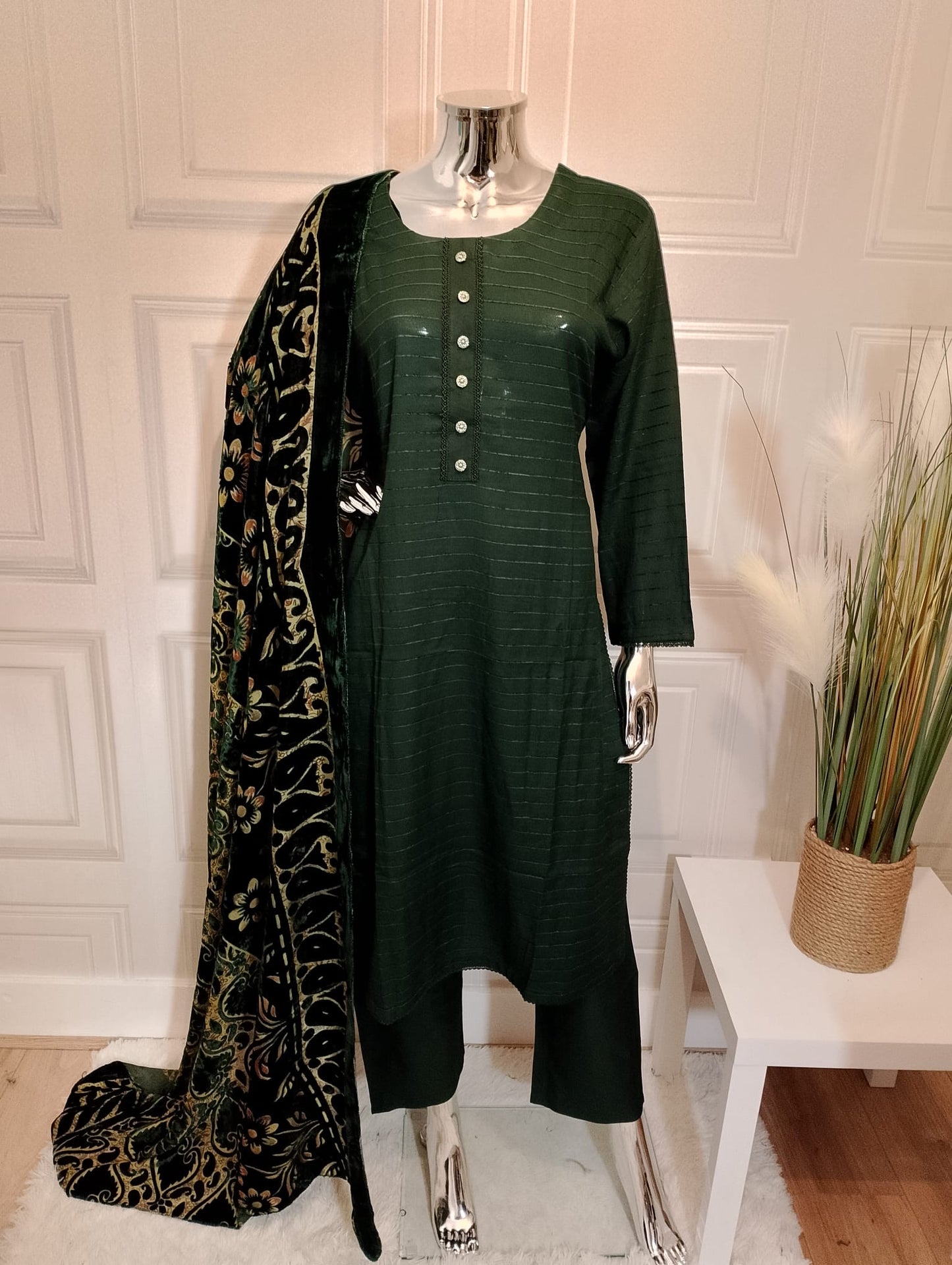 Brit 3 piece Dhanak_3043 B25