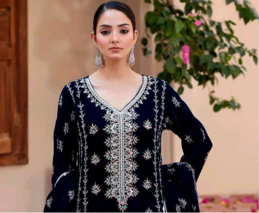 Brit 3 piece luxury velvet_5021 Pakistani ladies suit P1