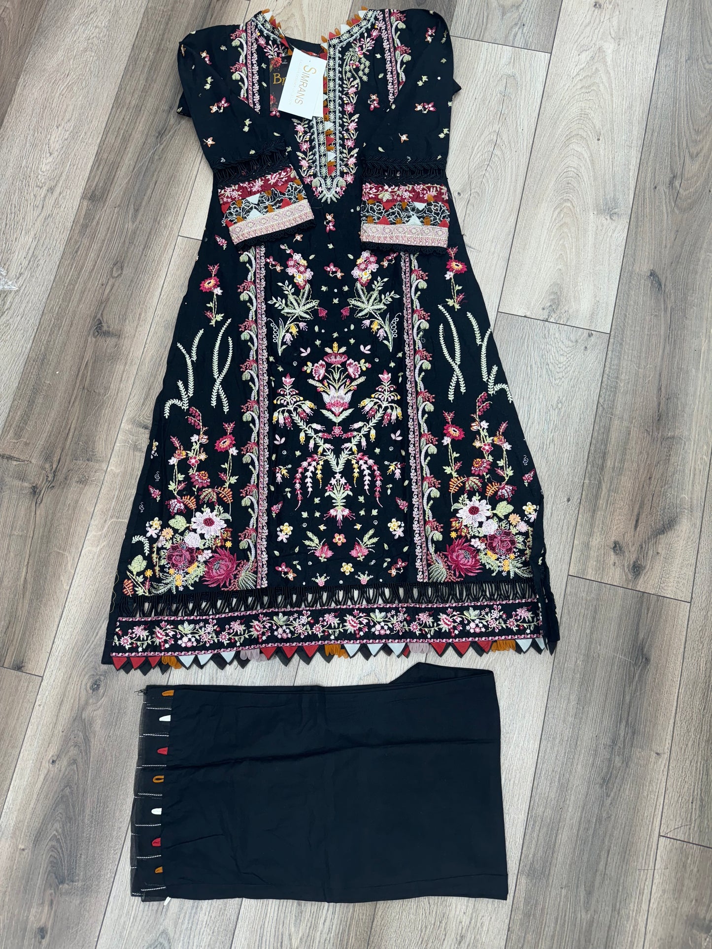 Simrans 3 piece lawn _8034 Pakistani ladies suit b64