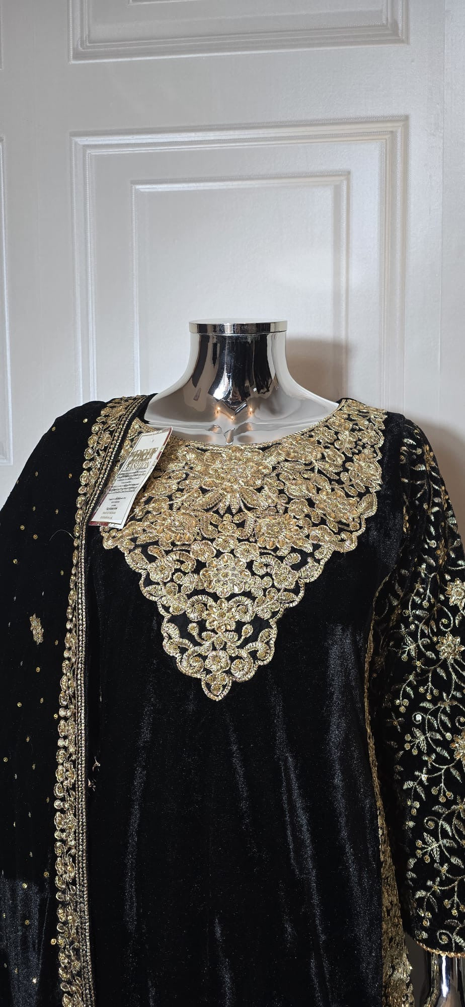 Brit Valvet 3 piece with Valvet shawl _4093 D2 black