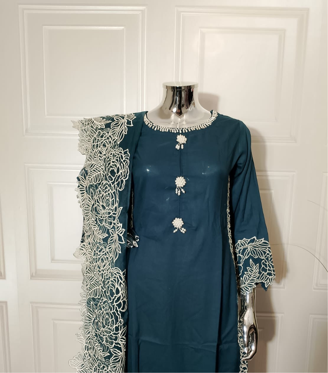Brit Dhanak 3 piece_4028 teal B22