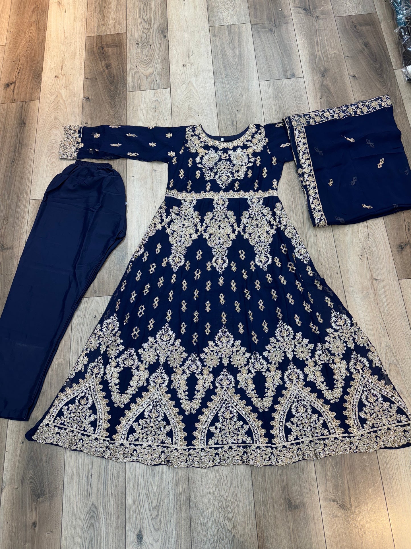 Brit 3 piece luxury chiffon Maxi_81042 Pakistani ladies suit B255