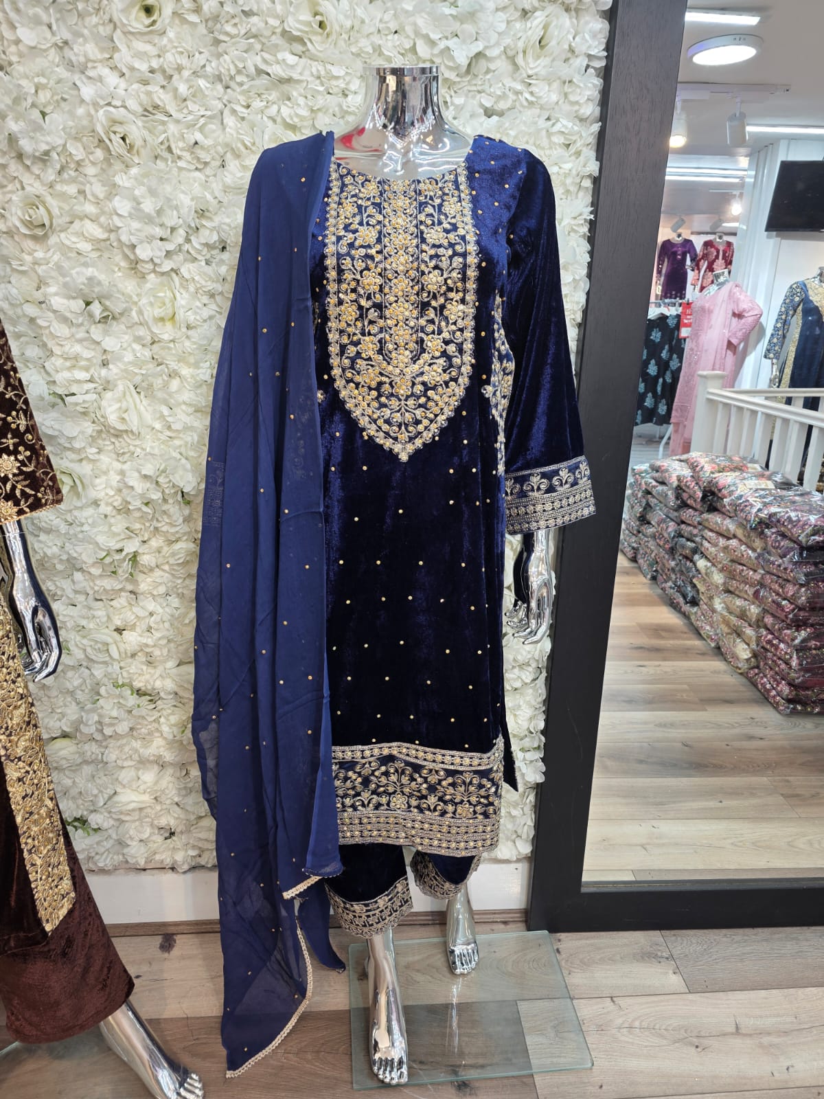Brit 3 piece velvet_7051 ladies suit navy B48