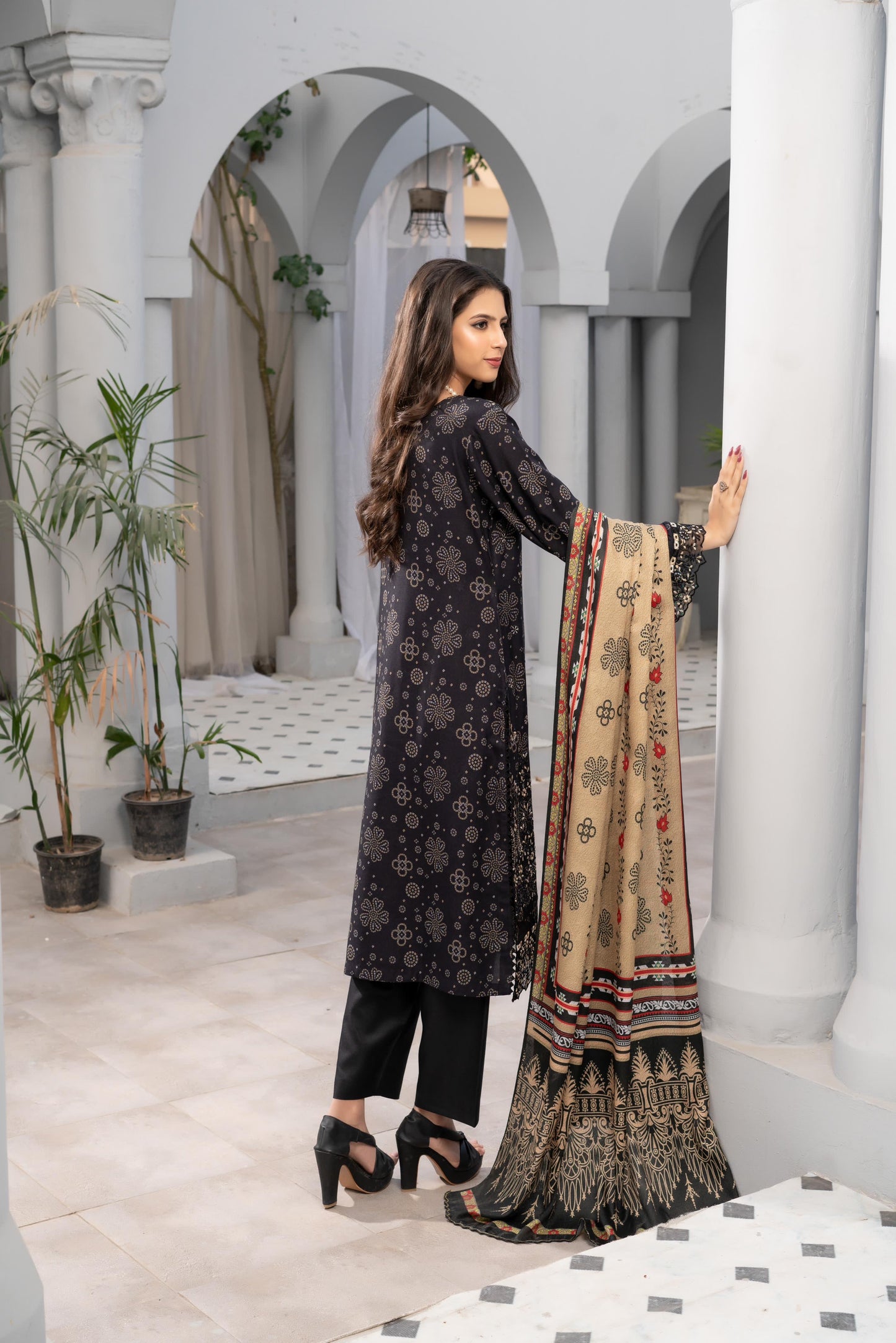 Munira Dhanak 3 piece_4082 M2