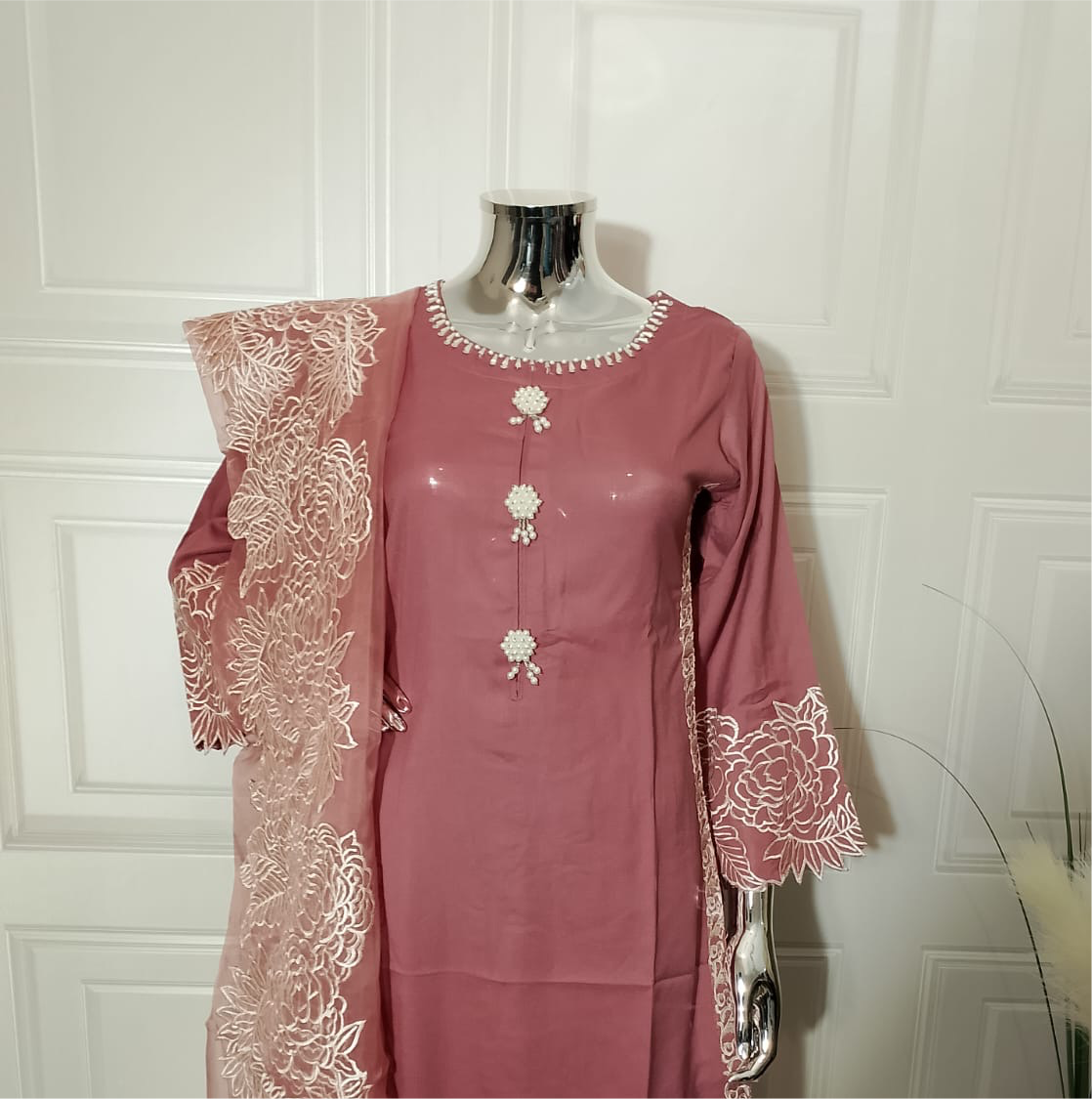 Brit Dhanak 3 piece_4031 Pink B22