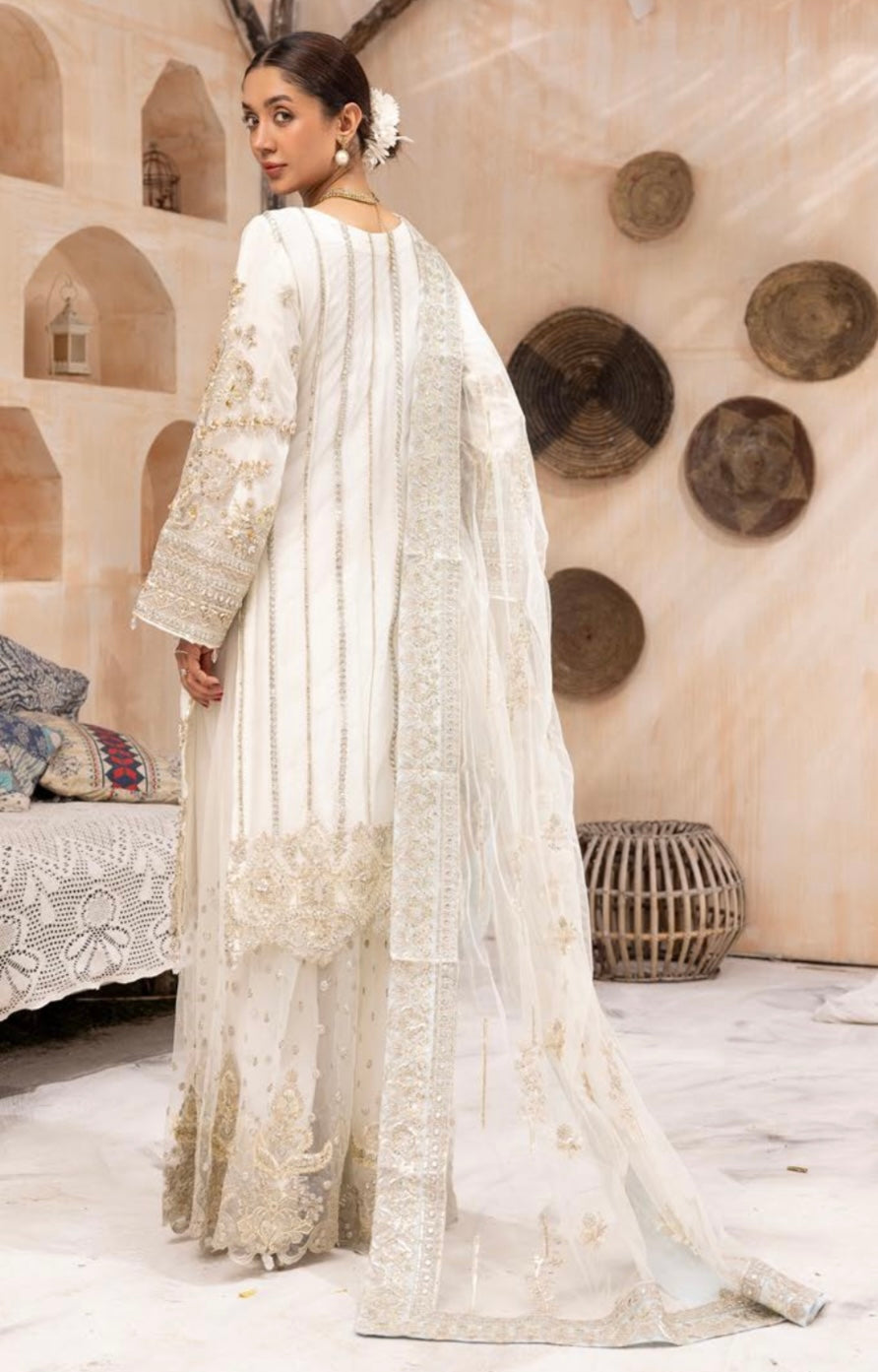 Simrans 3 piece lux wedding wear_100189 Pakistani ladies suit B132