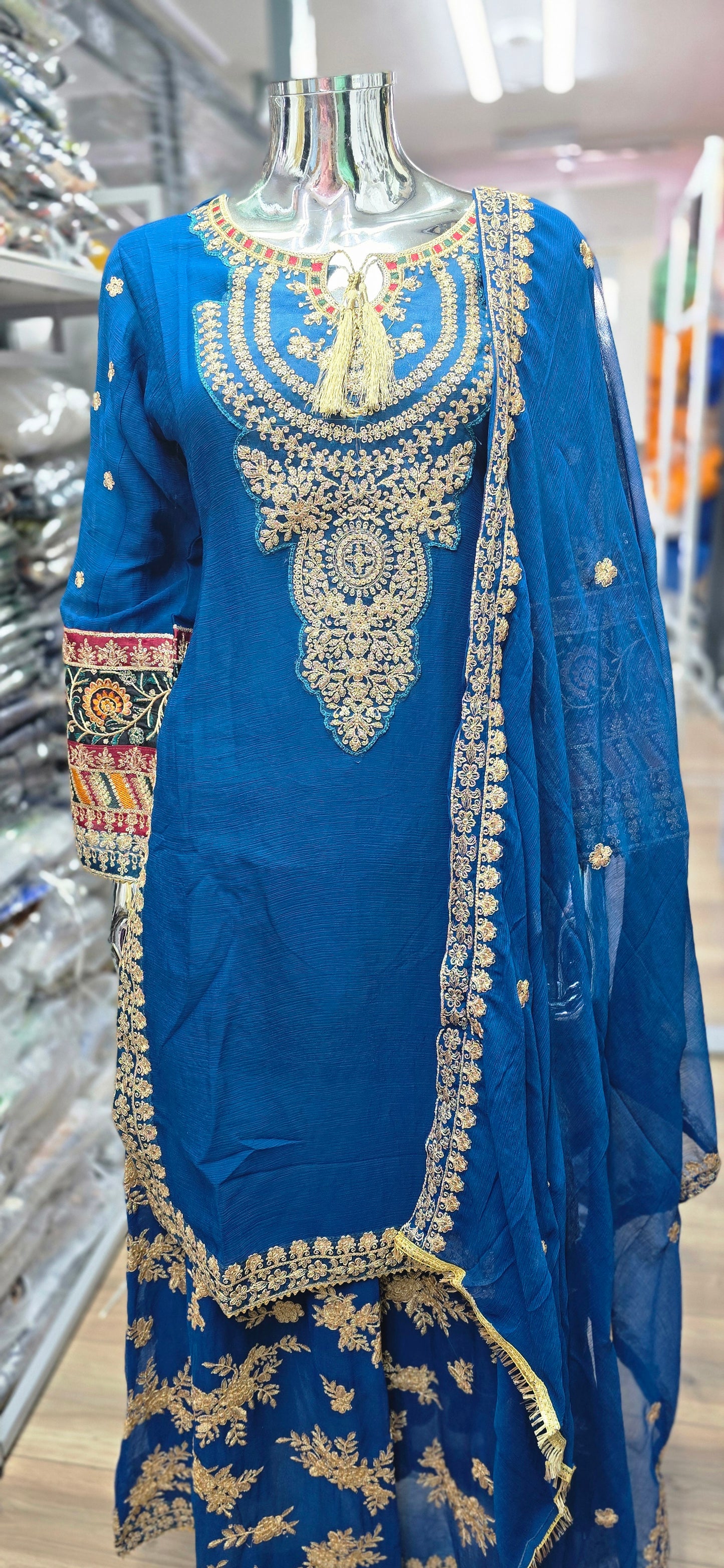 Brit 3 piece luxury chiffon_81042 Pakistani ladies suit B189