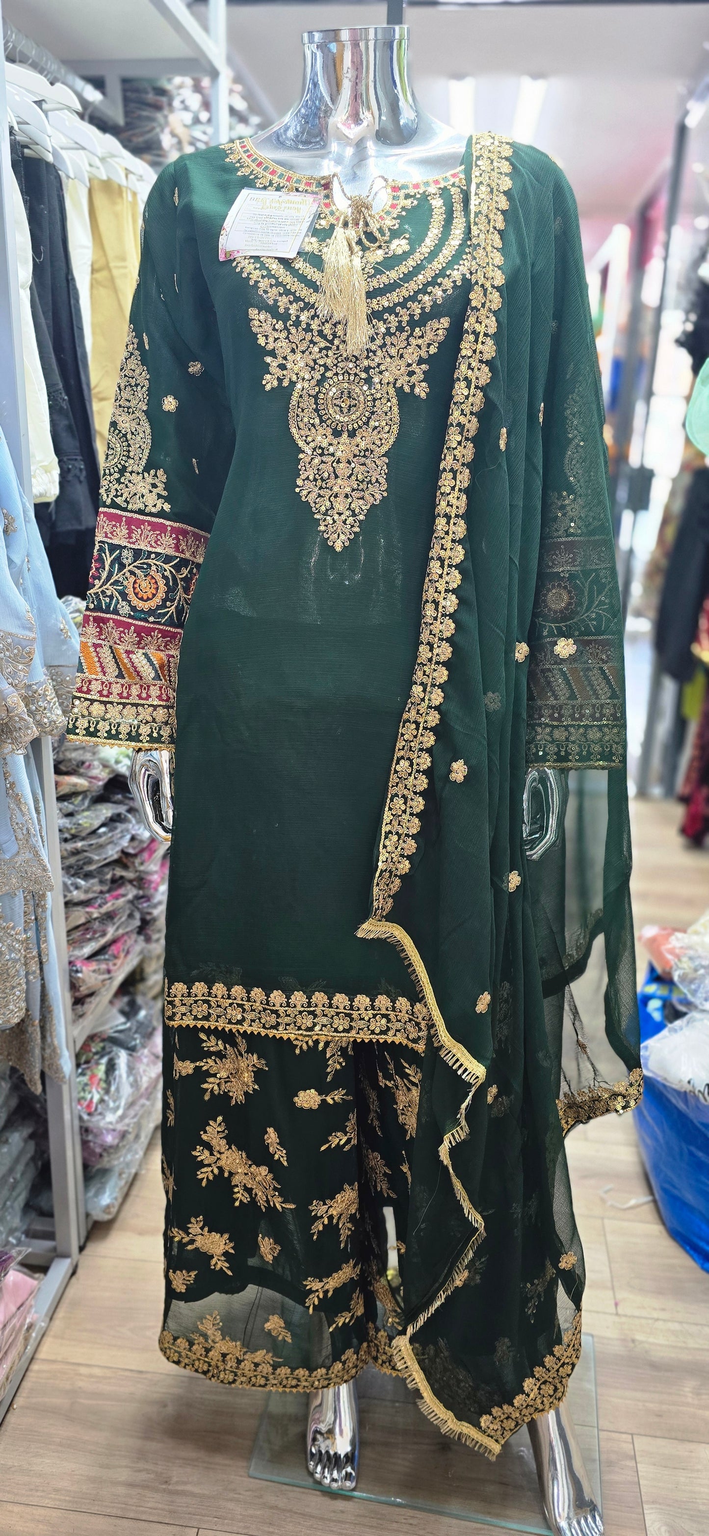 Brit 3 piece luxury chiffon_81042 Pakistani ladies suit B189