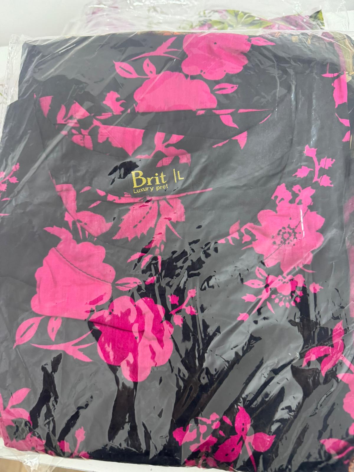 Brit 3 piece lawn suit B551