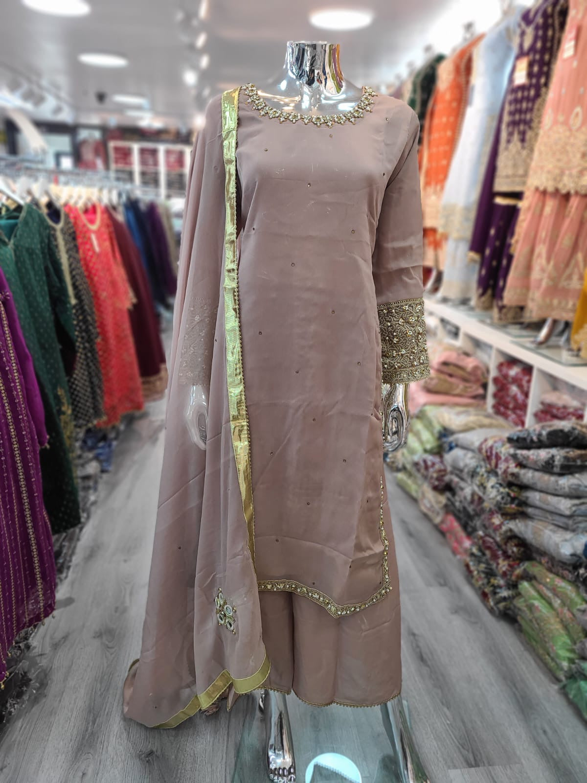 BRIT 3 piece lux CHIFFON_100311 Pakistani ladies suit B209