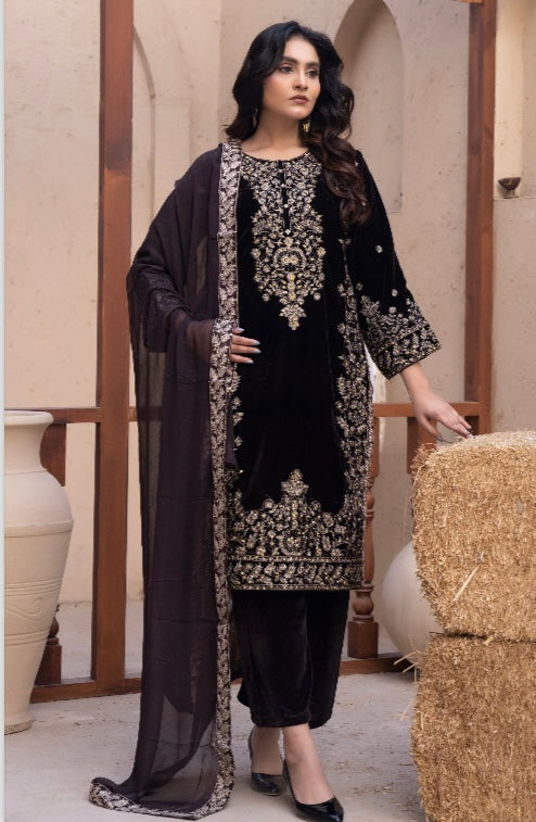 Brit 3 piece Valvet_81042 Pakistani ladies suit B427