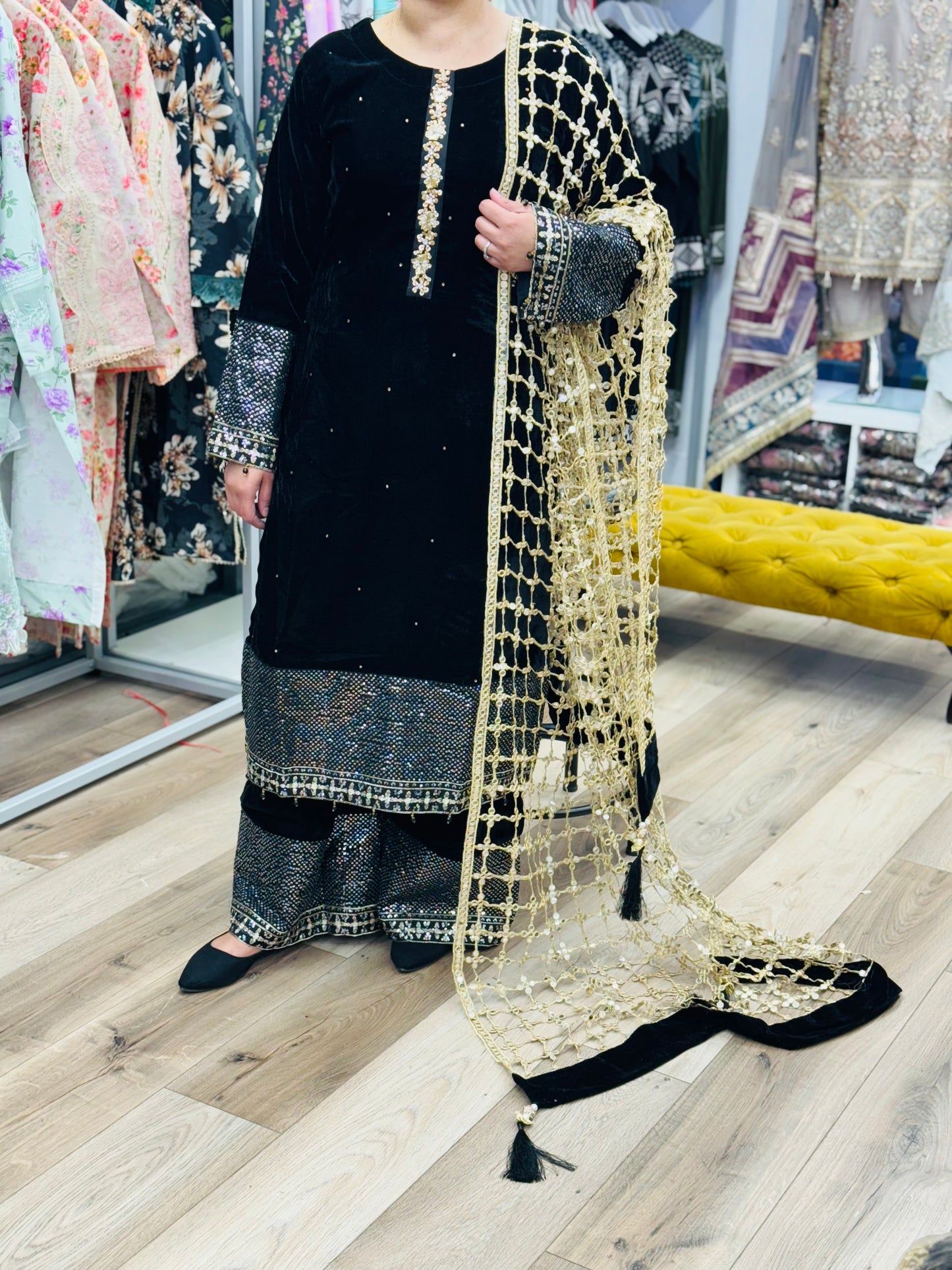 Brit 3 piece luxury Velvet with sheesh dupatta Pakistani ladies suit B318