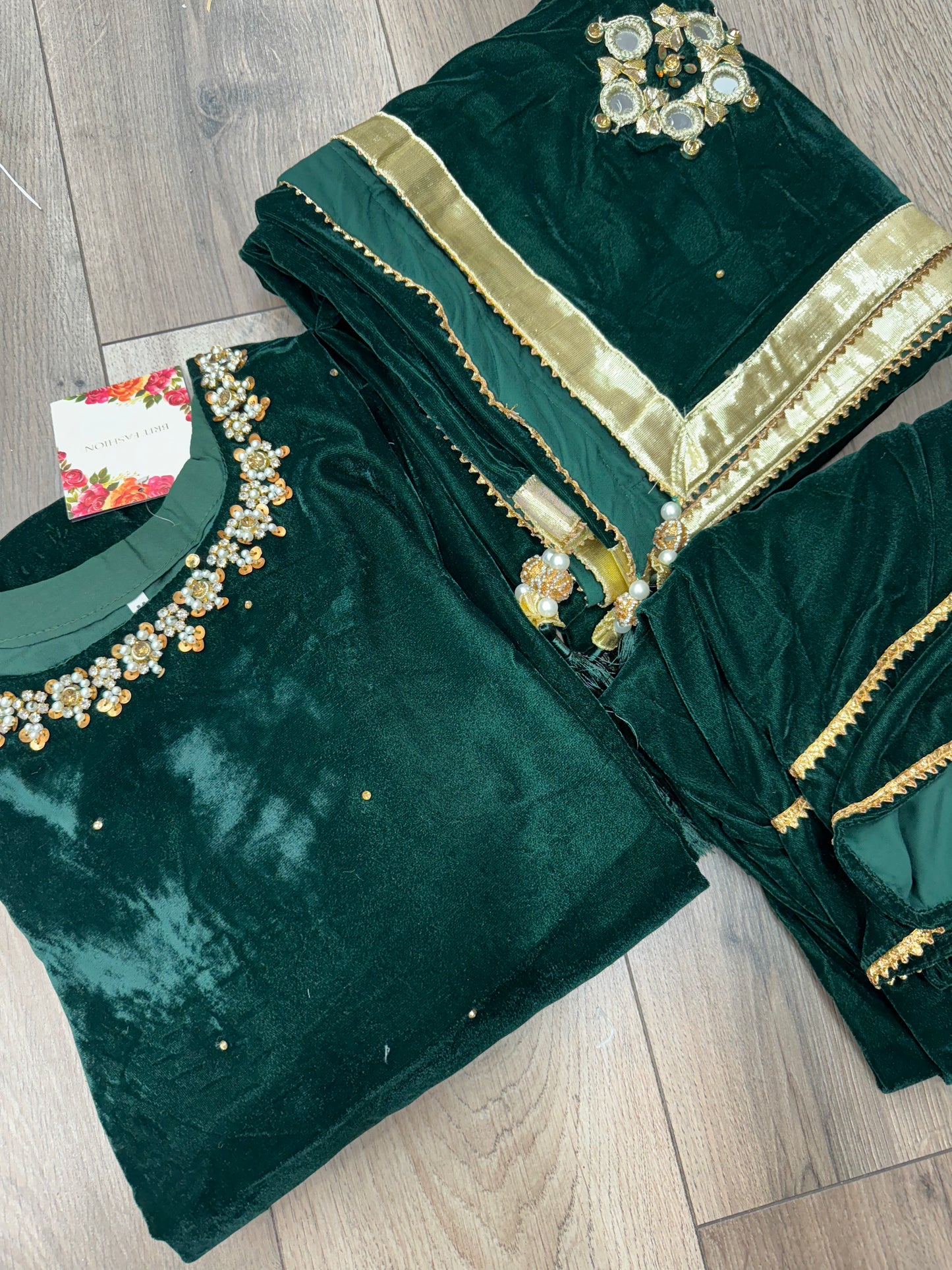 Brit 3 piece luxury 11000 Valvet with Valvet shawl_81042 Pakistani ladies suit  Green B283