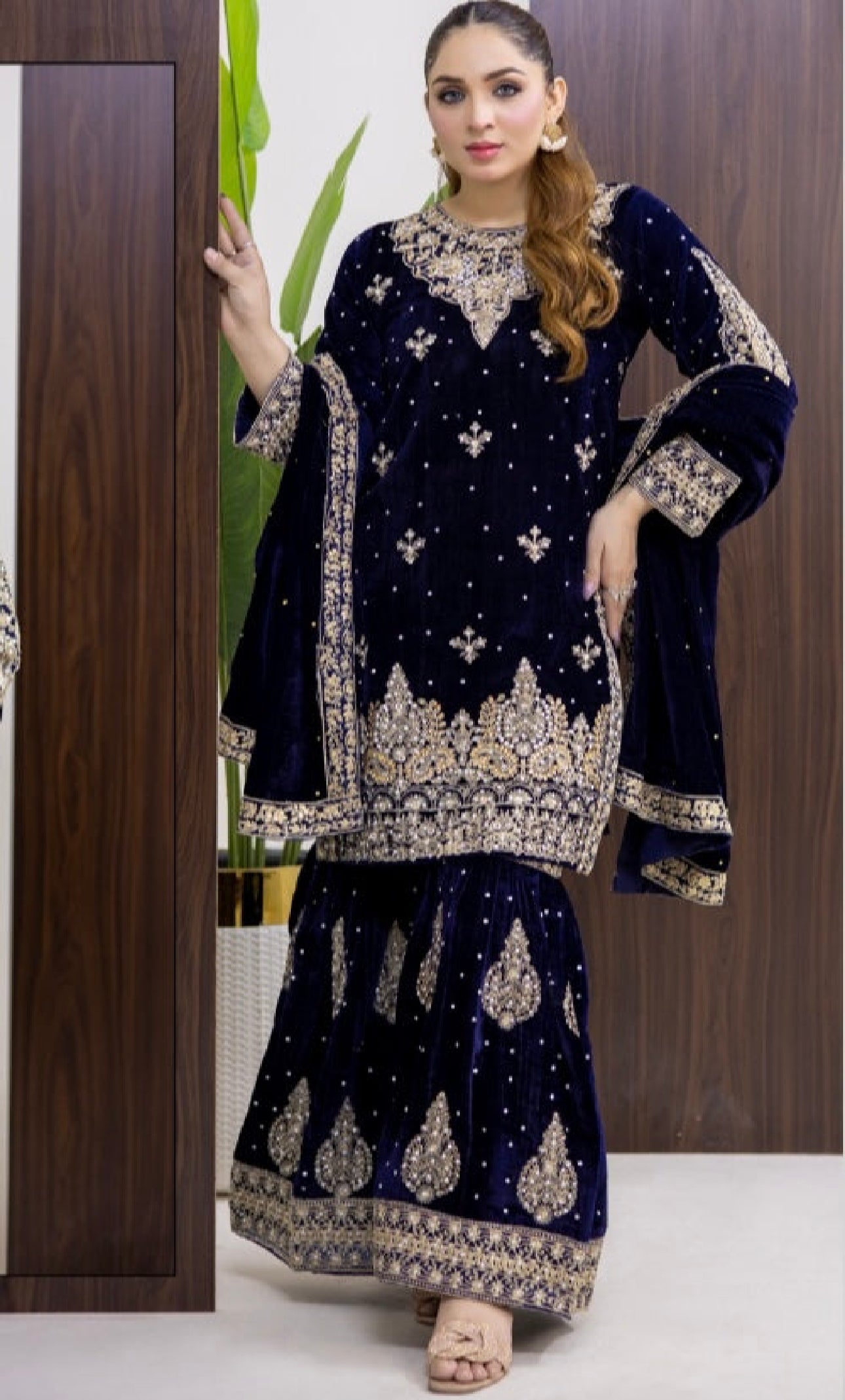 Brit 3 piece luxury Valvet_81042 Pakistani ladies suit B294
