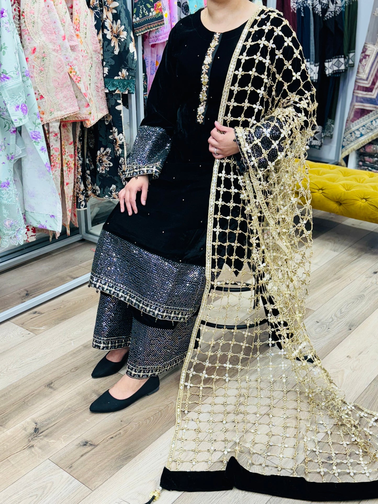 Brit 3 piece luxury Velvet with sheesh dupatta Pakistani ladies suit B318