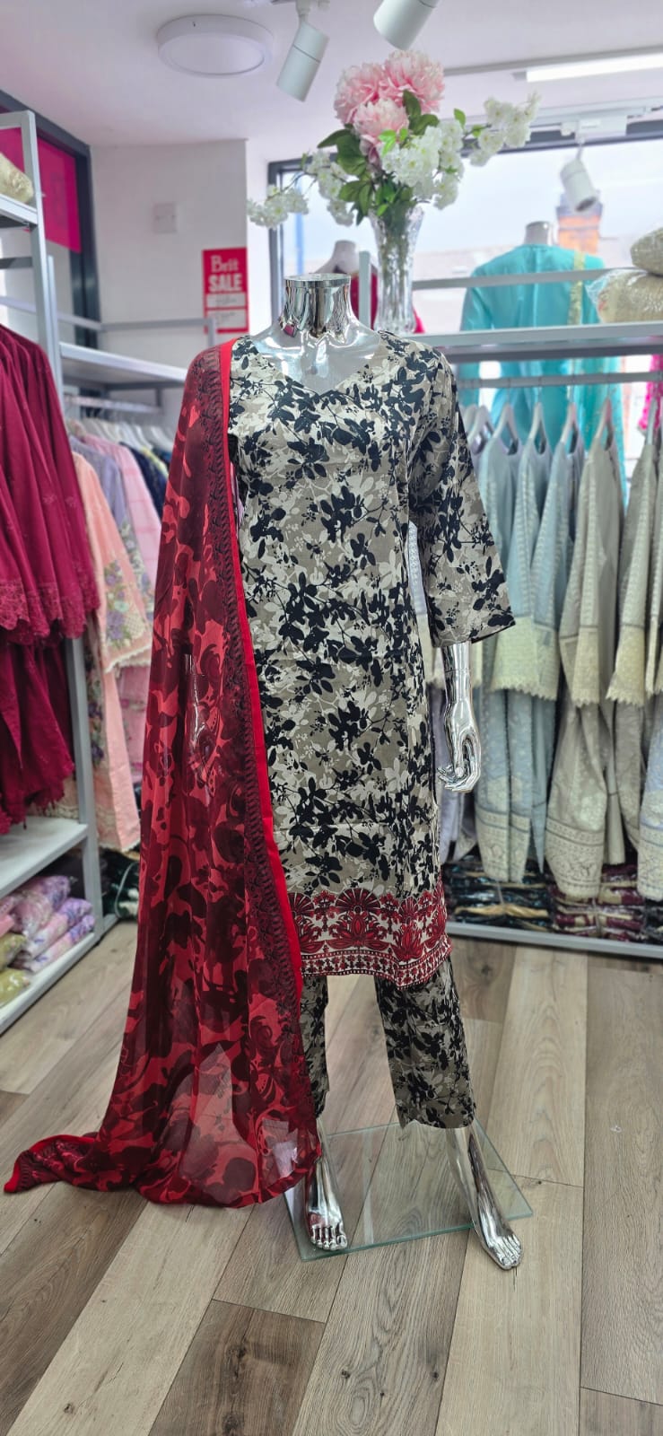 M Print inspired 3 piece lawn_321 B214
