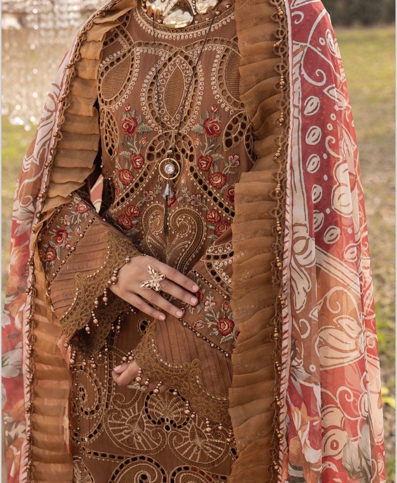 TT 3 piece embroidery lawn _81042 Pakistani ladies suit B219