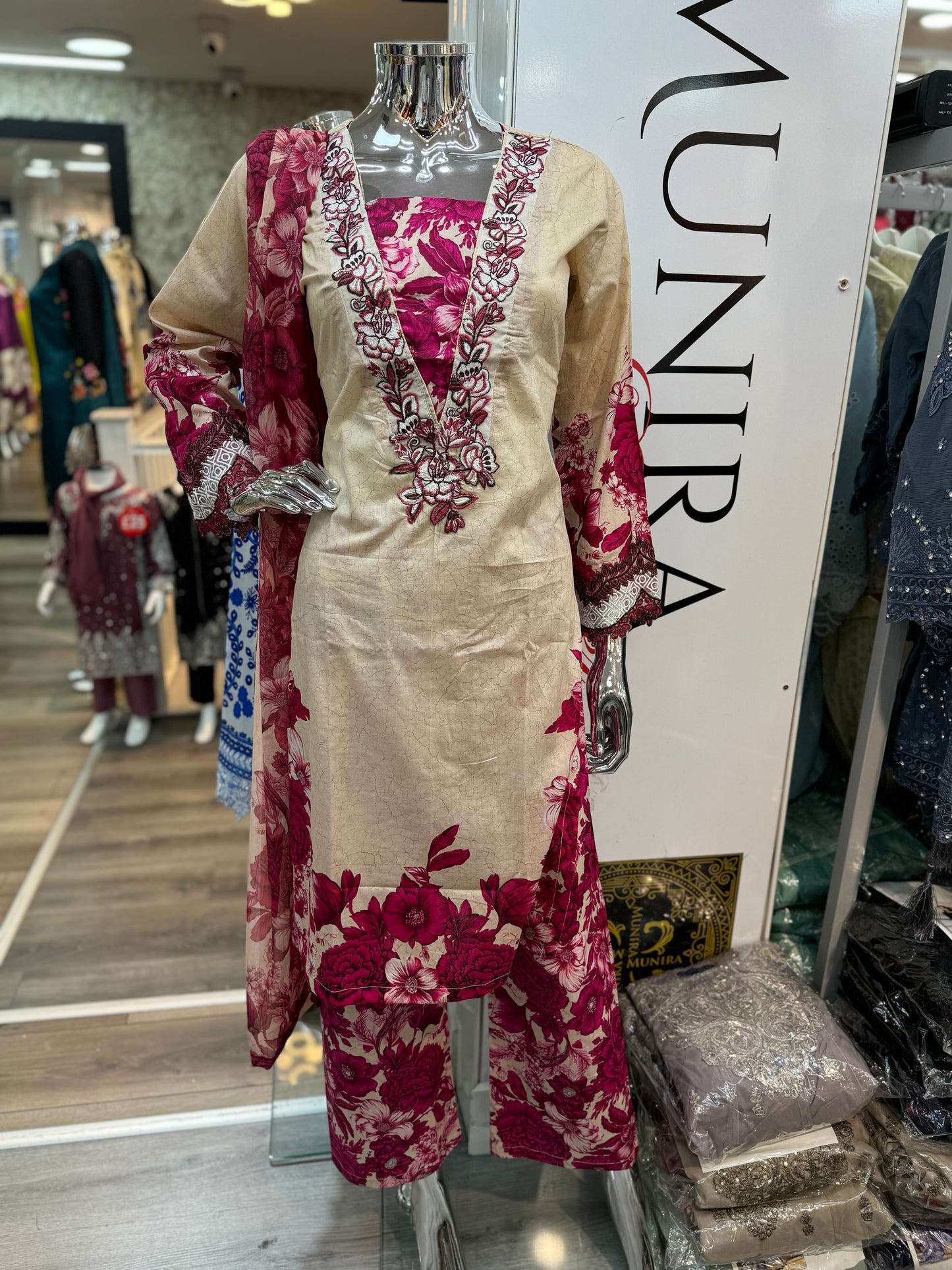 M Print  inspired 3 piece luxury lawn_81042 Pakistani ladies suit B199