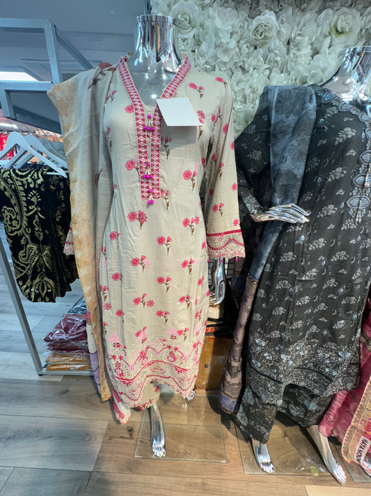 Brit luxury linen 3 piece_4038 Pakistani suits for ladies B262