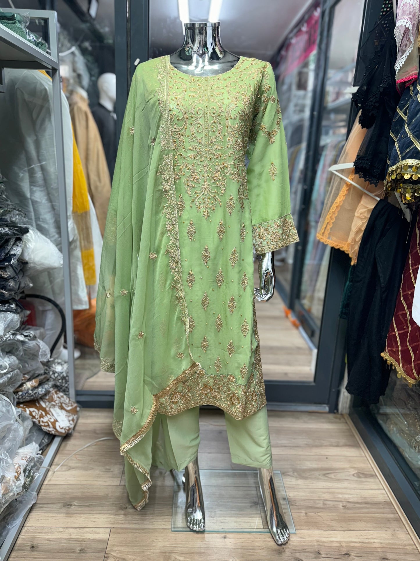 Brit 3 piece luxury chiffon_81042 Pakistani ladies suit B246