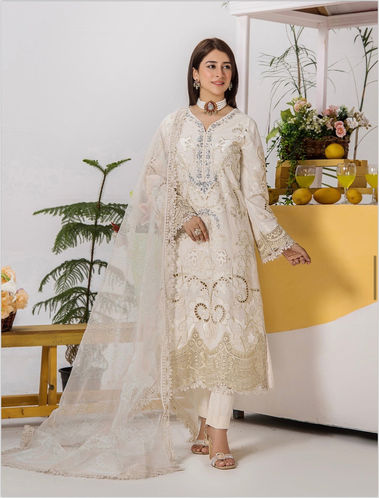 BRIT Mahnoor 3 piece lux lawn_100314 Pakistani ladies suit B161