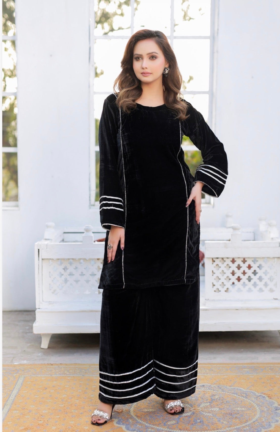 Brit 2 piece winter Valvet_81042 Pakistani ladies suit B836