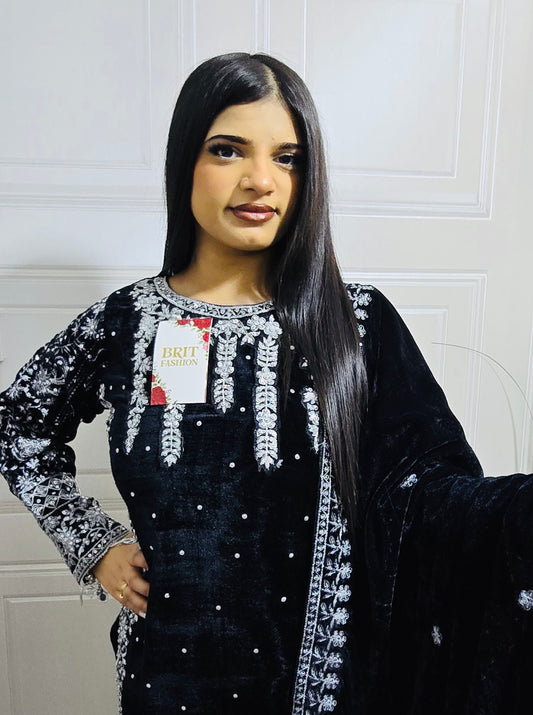 Brit 3 piece velvet_7027 ladies suit with shawl black B44