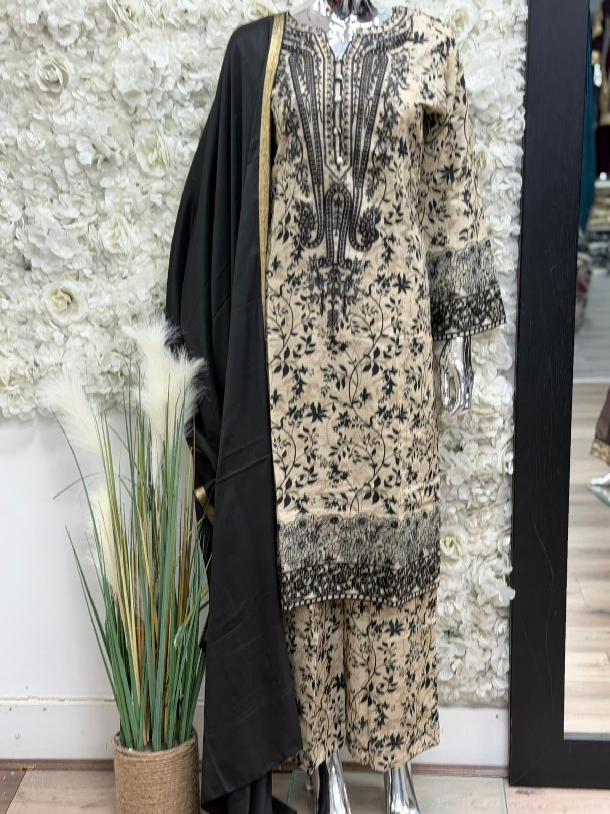 Brit 3 piece khadar Pakistani ladies Winter collection suit B400