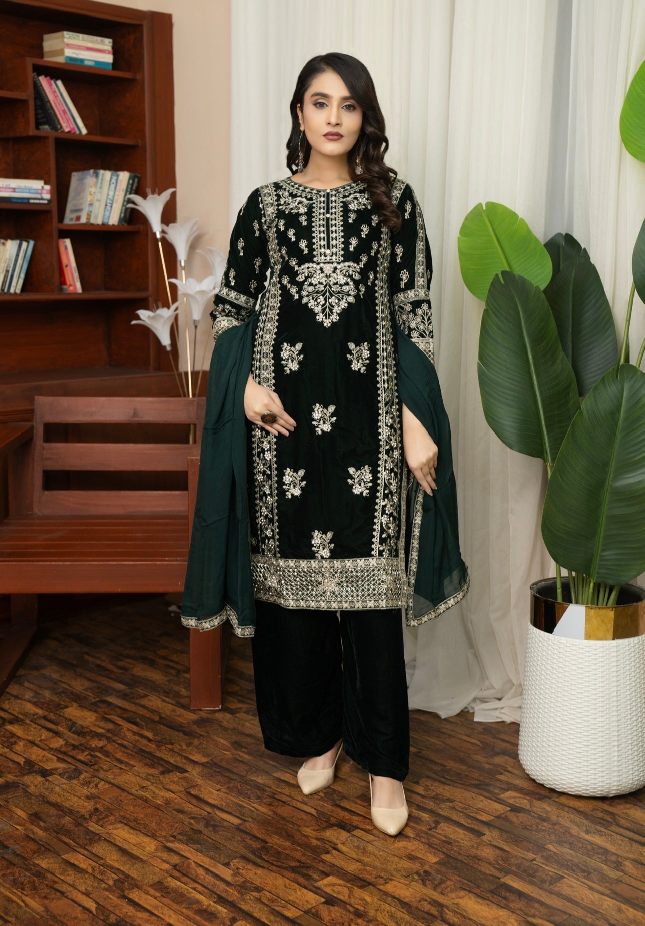 Brit 3 piece luxury Designer Valvet winter Pakistani ladies suit B321