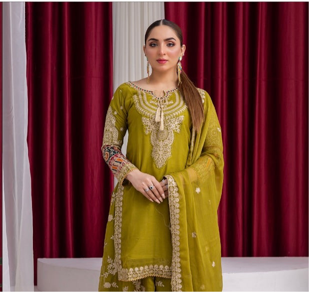 Brit 3 piece luxury chiffon_81042 Pakistani ladies suit B189