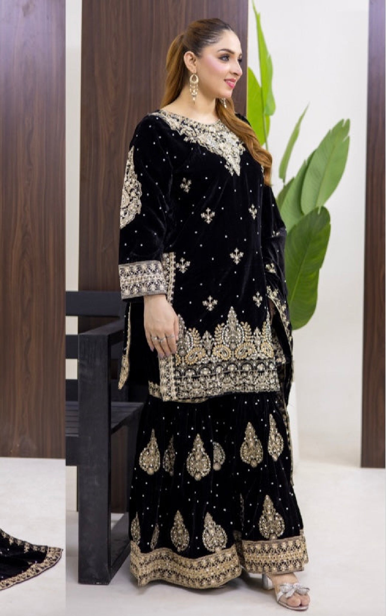 Brit 3 piece luxury Valvet_81042 Pakistani ladies suit B294