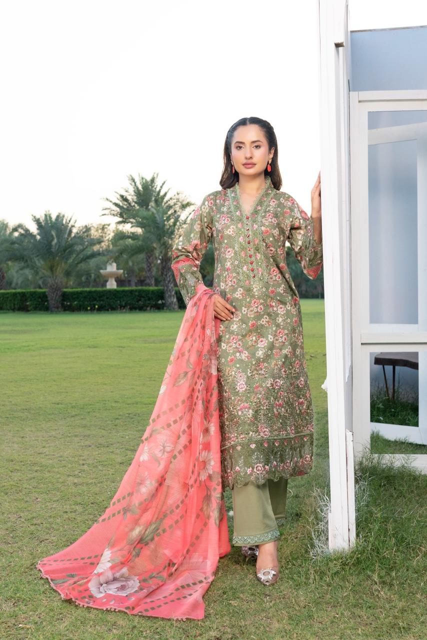 Munira 3 piece ladies Printed Lawn collection B575