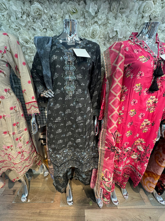 Brit luxury linen 3 piece_4038 Pakistani suits for ladies B262