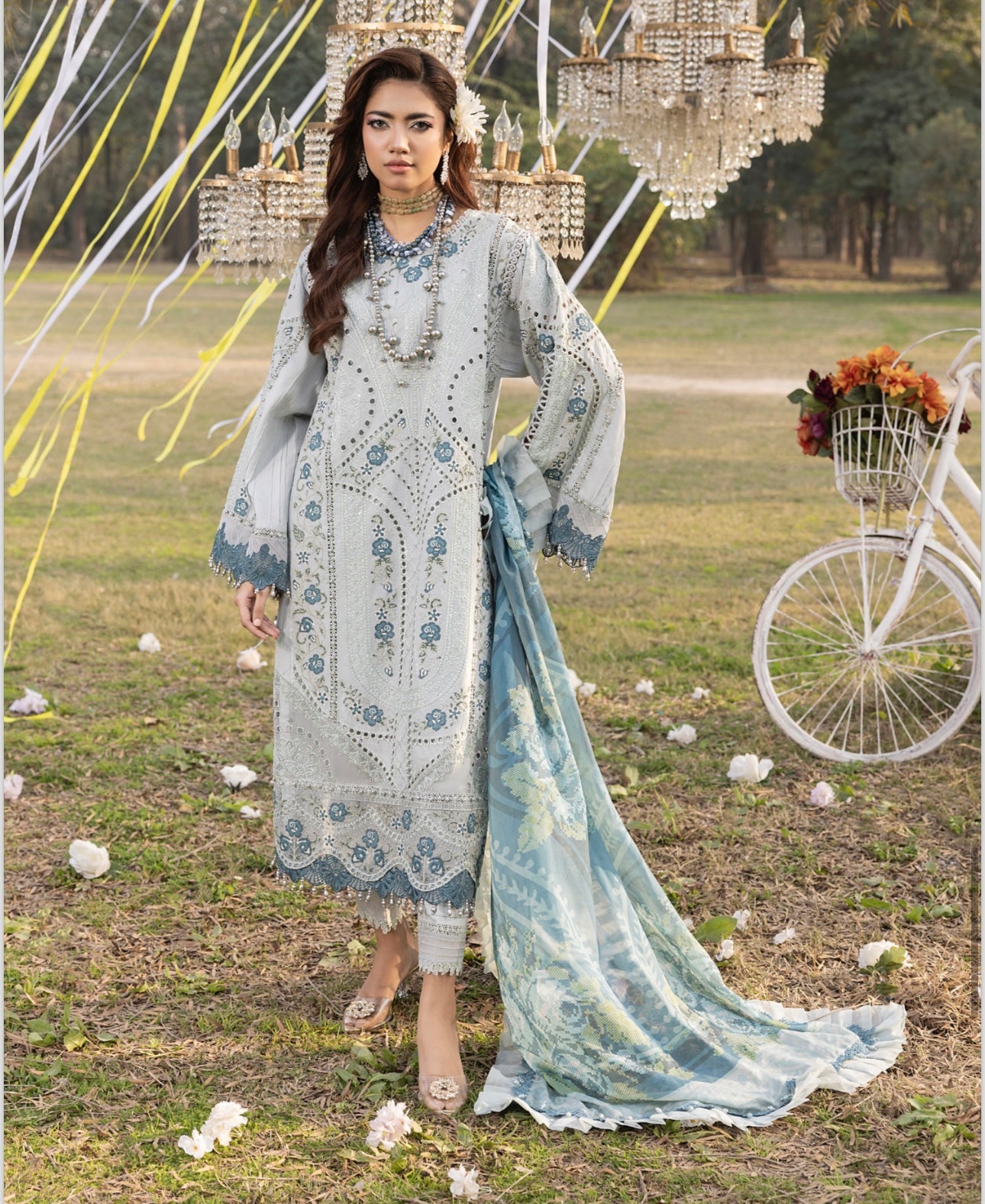 TT 3 piece embroidery lawn _81042 Pakistani ladies suit B219