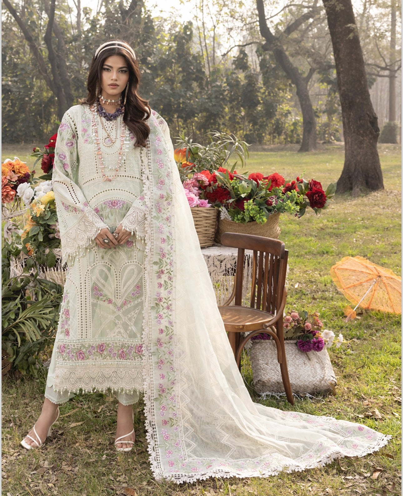 TT 3 piece embroidery lawn _81042 Pakistani ladies suit B219